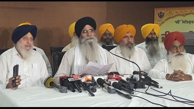 SGPC president Harjinder Singh Dhami addressing a press conference on Tuesday. (Sameer Sehgal/HT) SGPC president Harjinder Singh Dhami addressing a press conference on Tuesday. (Sameer Sehgal/HT)