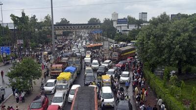 The affected locations comprise the Dasna underpass, Hapur Chungi, the old bus stand, Chaudhary Morh, both sides of the new bus stand near the Metro station, Lal Kuan, Mohan Nagar, the Anand Vihar border, UP-Gate, near Jaipuria Mall in Indirapuram, and near Sector 62, Noida’s Model Town area. (Sakib Ali/HT Photo) The affected locations comprise the Dasna underpass, Hapur Chungi, the old bus stand, Chaudhary Morh, both sides of the new bus stand near the Metro station, Lal Kuan, Mohan Nagar, the Anand Vihar border, UP-Gate, near Jaipuria Mall in Indirapuram, and near Sector 62, Noida’s Model Town area. (Sakib Ali/HT Photo)