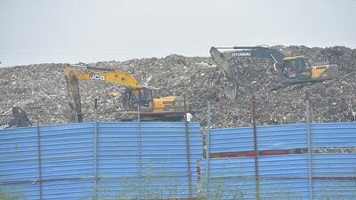 The waste processing plant processes about 900 metric tonnes daily out of the city’s total solid waste generation of roughly 1,400–1,500 metric tonnes. (Sakib Ali/HT Photo)