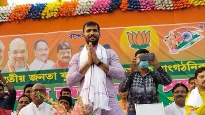 During the RG Kar crime anniversary protests in Kolkata on 9 August, BJP MLA Ashok Dinda stated that “the day is not far” when, following orders from the BJP leadership, they will “beat up police". During the RG Kar crime anniversary protests in Kolkata on 9 August, BJP MLA Ashok Dinda stated that “the day is not far” when, following orders from the BJP leadership, they will “beat up police".