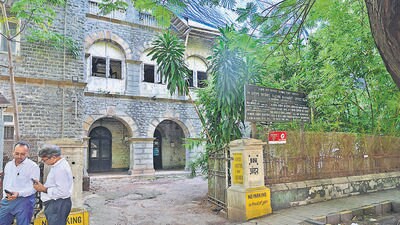 Mumbai, India - Aug. 11, 2025:Railway manager's building at Ballard Estate, BPT properties, in Mumbai, India, on Monday, August 11, 2025. (Photo by Anshuman Poyrekar/ Hindustan Times) (Hindustan Times) Mumbai, India - Aug. 11, 2025:Railway manager's building at Ballard Estate, BPT properties, in Mumbai, India, on Monday, August 11, 2025. (Photo by Anshuman Poyrekar/ Hindustan Times) (Hindustan Times)