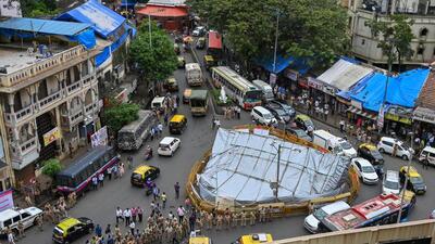 Mumbai, India. Aug 13, 2025: Heavy police security around Dadar Kabutra Khana. a. Marathi Ekikaran Samiti workers protested at Dadar Kabutar Khana, demanding that the authorities maintain the ban on pigeon feeding and close Kabutar Khana. Mumbai, India. Aug 13, 2025. (Photo by Raju Shinde/HT Photo) (Raju Shinde)