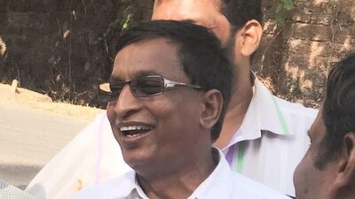 According to the JDS MLC SL Bhojegowda, the dogs were buried in coconut gardens and coffee estates. (X) According to the JDS MLC SL Bhojegowda, the dogs were buried in coconut gardens and coffee estates. (X)