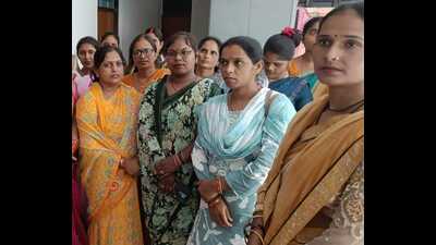Women selected as “Micro-Enterprise Sakhis” in Prayagraj (HT) Women selected as “Micro-Enterprise Sakhis” in Prayagraj (HT)