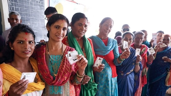 Women voters stand in queue (Representative image)