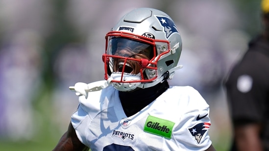 New England Patriots wide receiver Stefon Diggs (8) reacts after catching a pass during a joint NFL football training camp with the Minnesota Vikings Wednesday. (AP)