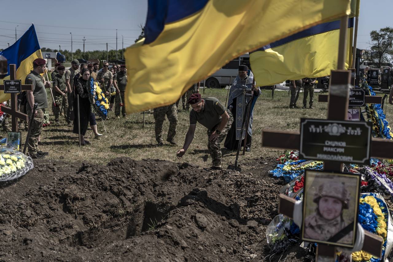 Ukraine’s Once Nimble Army Is Mired in Soviet Decision-Making Ukraine’s Once Nimble Army Is Mired in Soviet Decision-Making