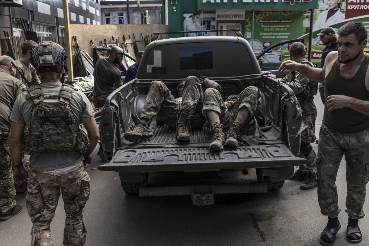 Ukraine’s Once Nimble Army Is Mired in Soviet Decision-Making Ukraine’s Once Nimble Army Is Mired in Soviet Decision-Making