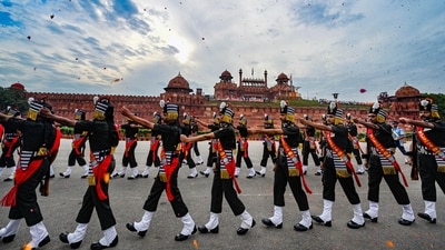 A huge crowd accumulates at Delhi's Red Fort or Lal Quila every year to witness the annual event in person. (Raj K Raj/Hindustan Times) A huge crowd accumulates at Delhi's Red Fort or Lal Quila every year to witness the annual event in person. (Raj K Raj/Hindustan Times)