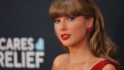Taylor Swift reveals her favorite song on New Heights podcast, and it's 10 minutes long (REUTERS/Daniel Cole/File Photo) (REUTERS)