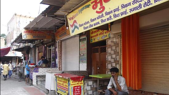 The PCMC has over 1,200 meat and chicken shops in Pimpri-Chinchwad. While there are as many as 200 meat shop licence holders in the PMC jurisdiction. (REPRESENTATIVE PHOTO)