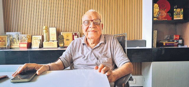 Chawla, now 86, who lives in Noida and runs a transformer manufacturing company, says he still dreams of visiting his old home once. (HT PHOTO) Chawla, now 86, who lives in Noida and runs a transformer manufacturing company, says he still dreams of visiting his old home once. (HT PHOTO)