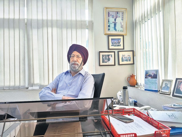 From a boy hidden among sacks in a goods train to the head of a literary institution, Singh’s life has been marked by a resilience to rebuild from nothing. (HT PHOTO) From a boy hidden among sacks in a goods train to the head of a literary institution, Singh’s life has been marked by a resilience to rebuild from nothing. (HT PHOTO)