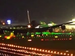 A video captures the moment the wing of a Boeing 747 crashed into the runway while landing in Taipei A video captures the moment the wing of a Boeing 747 crashed into the runway while landing in Taipei