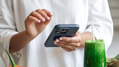 To eat healthy at restaurants using ChatGPT, try this hack shared by a doctor. (Representative picture: Freepik) To eat healthy at restaurants using ChatGPT, try this hack shared by a doctor. (Representative picture: Freepik)