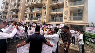 Homebuyers at the protest on Friday. (HT Photo)