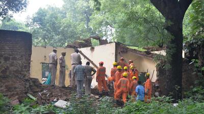 NDRF, Delhi Police, and local administration personnel carry out rescue operations near Humayun’s Tomb on Friday. (HT Photo) NDRF, Delhi Police, and local administration personnel carry out rescue operations near Humayun’s Tomb on Friday. (HT Photo)