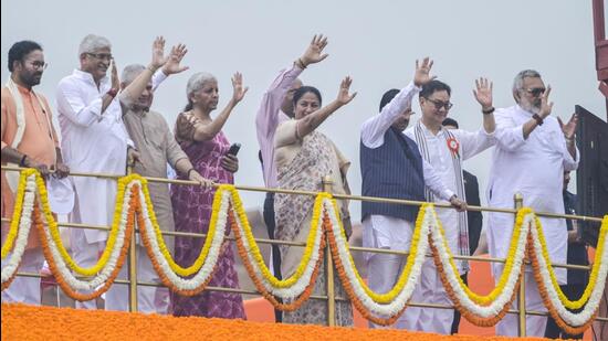Delhi chief minister Rekha Gupta with Union ministers Nirmala Sitharaman, Ashwini Vaishnaw, Kiren Rijiju, Pralhad Joshi, and Gajendra Singh Shekhawat during the 79th Independence Day celebrations at Red Fort in New Delhi on Friday. (RAJ K RAJ /HT PHOTO)