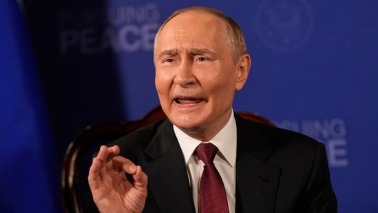 Does Vladimir Putin speak English? Languages the Russian President