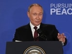 Conspiracy theorists claim that Putin sent a body double to Alaska to meet Trump
