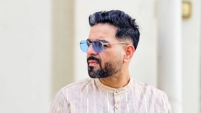 Dubai-based NRI Parikshit Balochi is shocked by the high prices in India (Instagram/@parikshitbalochi) Dubai-based NRI Parikshit Balochi is shocked by the high prices in India (Instagram/@parikshitbalochi)