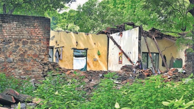 The site of the collapse on Friday. (Sonu Mehta/HT Photo) The site of the collapse on Friday. (Sonu Mehta/HT Photo)
