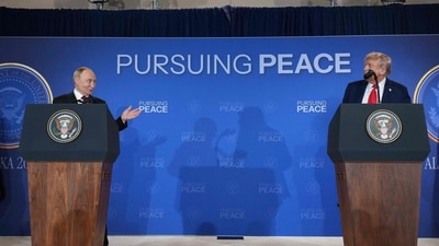 Trump (R) and Putin held a press conference at Joint Base Elmendorf-Richardson on August 15, 2025 in Anchorage, Alaska. The two leaders are meeting for peace talks aimed at ending the war in Ukraine.&nbsp; (Getty Images via AFP)