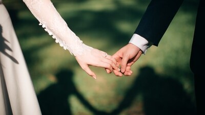A Chinese couple survived a near-fatal car crash and married days later. (Representational image/Unsplash)