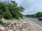 The initiative spans six key zones in Bengaluru, involving equipment and teams to clear obstructions, illegal structures and improve pedestrian pathways. (Parveen Kumar/Hindustan Times)(Representative image)