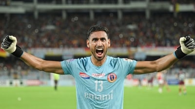 East Bengal goalkeeper celebrates the win. (X)