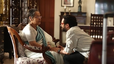 Rakhee Gulzar and Shiboprosad Mukherjee in Aamar Boss Rakhee Gulzar and Shiboprosad Mukherjee in Aamar Boss