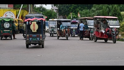 E-rickshaws on city roads remain a major cause of traffic bottlenecks (Anil Kumar Maurya/HT) E-rickshaws on city roads remain a major cause of traffic bottlenecks (Anil Kumar Maurya/HT)