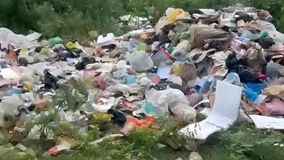 Illegally dumped garbage in the area. (HT Photo)