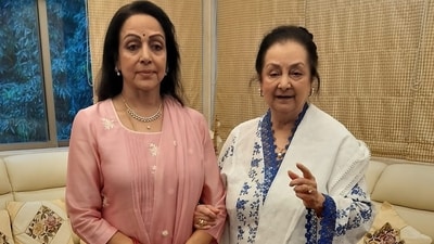 Saira Banu shared photos with Hema Malini on Instagram.