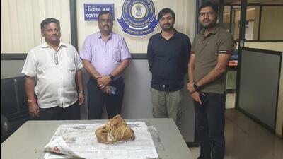 The Dapoli customs division seized a little over 4kg of ambergris worth over ₹5 crore from Goa fort near Harnai beach at Ratnagiri’s Dapoli village on August 12. (HT) The Dapoli customs division seized a little over 4kg of ambergris worth over ₹5 crore from Goa fort near Harnai beach at Ratnagiri’s Dapoli village on August 12. (HT)