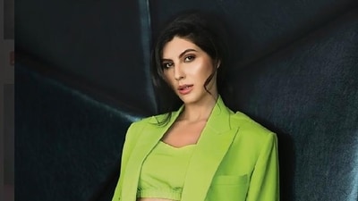 Elnaaz Norouzi Elnaaz Norouzi