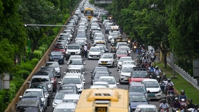 For those travelling from Tikri Border to Peeragarhi, the police have advised to avoid Rohtak Road and take an alternative route from Jharoda-Najafgarh-Nangloi Road to reach Peeragarhi. (HT Photo/Representational image) For those travelling from Tikri Border to Peeragarhi, the police have advised to avoid Rohtak Road and take an alternative route from Jharoda-Najafgarh-Nangloi Road to reach Peeragarhi. (HT Photo/Representational image)