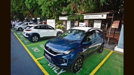 The first set of NHEV’s charging stations –– totalling eight with two each in the north, south, east, and west zones –– will be operational by March 2026. (Sanchit Khanna/HT PHOTO)