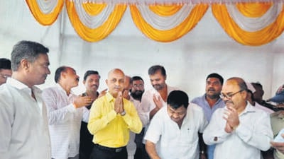 Utkarsh panel members accused the Sahakar Samruddhi panel of paying members to vote in their favour. Utkarsh panel members accused the Sahakar Samruddhi panel of paying members to vote in their favour.