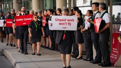 Air Canada suspended its financial outlook for the year on Monday morning, citing the labour disruption, and its shares fell. (Bloomberg) Air Canada suspended its financial outlook for the year on Monday morning, citing the labour disruption, and its shares fell. (Bloomberg)