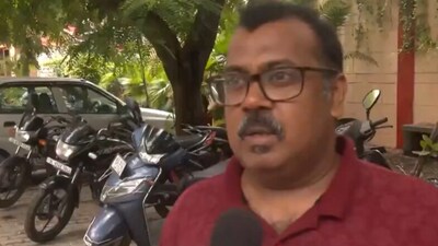 A parent spoke about rushing to the school after receiving a bomb threat alert, saying he came to take his child back despite the chaos of work on Monday. (ANI) A parent spoke about rushing to the school after receiving a bomb threat alert, saying he came to take his child back despite the chaos of work on Monday. (ANI)