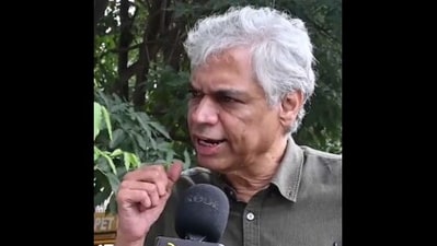 In the video, Belavadi questions the very basis of the  ₹19,000 crore underground road proposal. (X/@AapathBandhava)