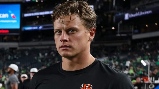 Joe Burrow of the Cincinnati Bengals walks off the field after a NFL Preseason 2025 game against the Philadelphia Eagle. (Getty Images via AFP)