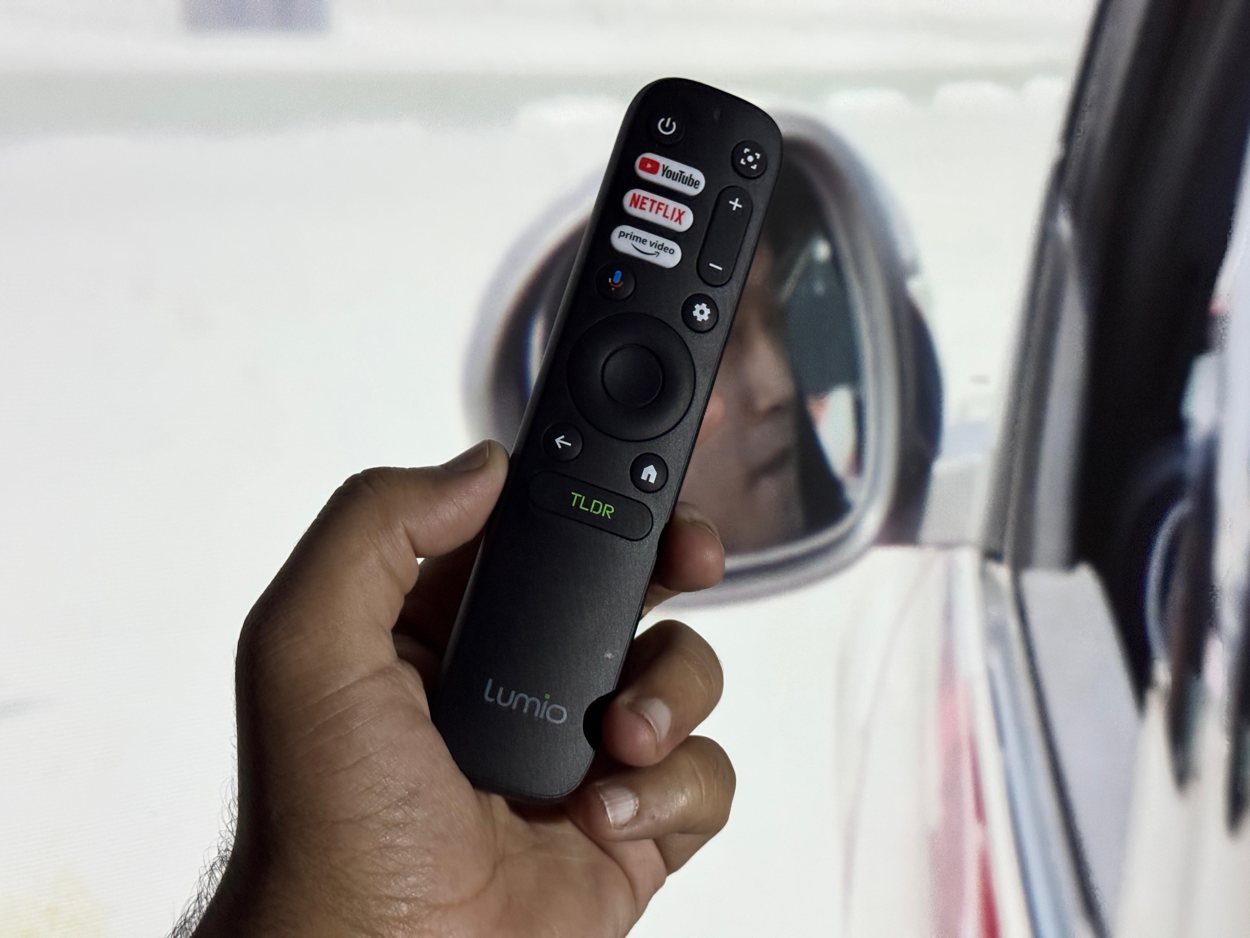 Lumio Arc 5 Projector's remote Lumio Arc 5 Projector's remote