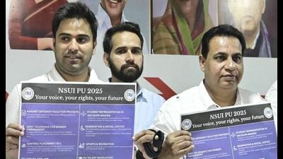 (From left) NSUI national president Varun Choudhary, PUCSC former president Jatinder Singh and Chandigarh Congress president HS Lucky unveiling the manifesto at Chandigarh Congress office in Sector 35 on Tuesday. (Ravi Kumar/HT) (From left) NSUI national president Varun Choudhary, PUCSC former president Jatinder Singh and Chandigarh Congress president HS Lucky unveiling the manifesto at Chandigarh Congress office in Sector 35 on Tuesday. (Ravi Kumar/HT)