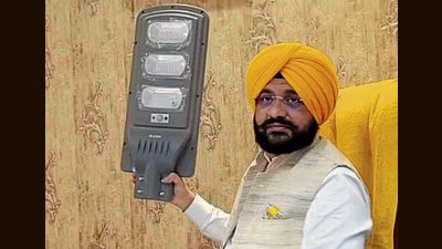 Cabinet minister Tarunpreet Singh Sond during a press conference in Khanna on Tuesday. (HT Photo)