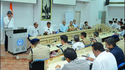 Chief principal secretary to the chief minister, Rajesh Khulla address officials at a review session at the Haryana Institute of Public Administration (HIPA) on Monday. (HT Photo) Chief principal secretary to the chief minister, Rajesh Khulla address officials at a review session at the Haryana Institute of Public Administration (HIPA) on Monday. (HT Photo)