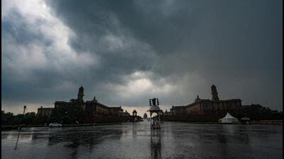 One underlying cause could be that this is Delhi’s second most humid monsoon season in at least past 53 years according to data analysed by Hindustan Times. (RAJ K RAJ /HT PHOTO) One underlying cause could be that this is Delhi’s second most humid monsoon season in at least past 53 years according to data analysed by Hindustan Times. (RAJ K RAJ /HT PHOTO)
