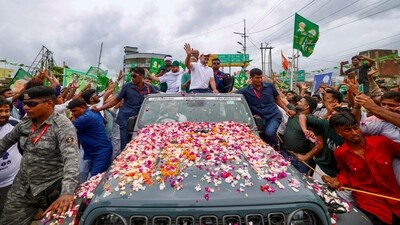 Congress leader Rahul Gandhi with state unit president Rajesh Kumar and RJD leader Tejashwi Yadav during their yatra in Nawada district. (AICC/PTI) Congress leader Rahul Gandhi with state unit president Rajesh Kumar and RJD leader Tejashwi Yadav during their yatra in Nawada district. (AICC/PTI)