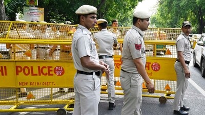 Police said the victim stared at the group for a long time, after which the accused assaulted him with fists, kicks and a stick. (Hindustan Times/Representative Image) Police said the victim stared at the group for a long time, after which the accused assaulted him with fists, kicks and a stick. (Hindustan Times/Representative Image)
